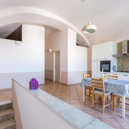 Tizzano House - La Marina Apartamento Procida Exterior foto